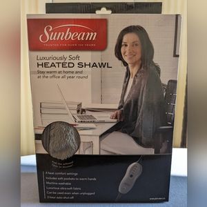 Sunbeam NWT Luxuriously Soft Heated Shawl